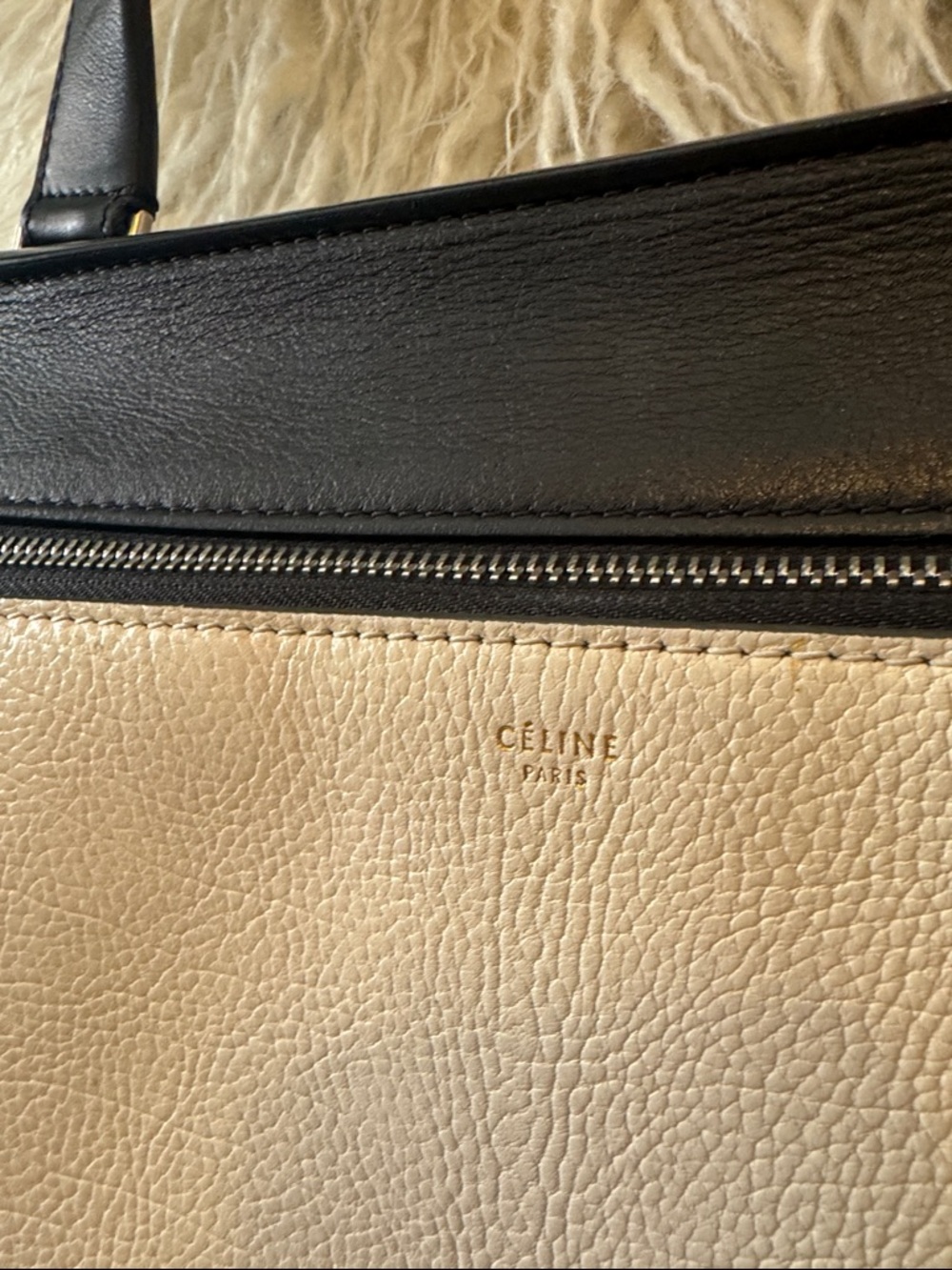 Celine Edge, Phoebe Philo Era logo. 🩷Black and Cream-fits 12x9 laptop!
(Large) - Picture 4 of 17